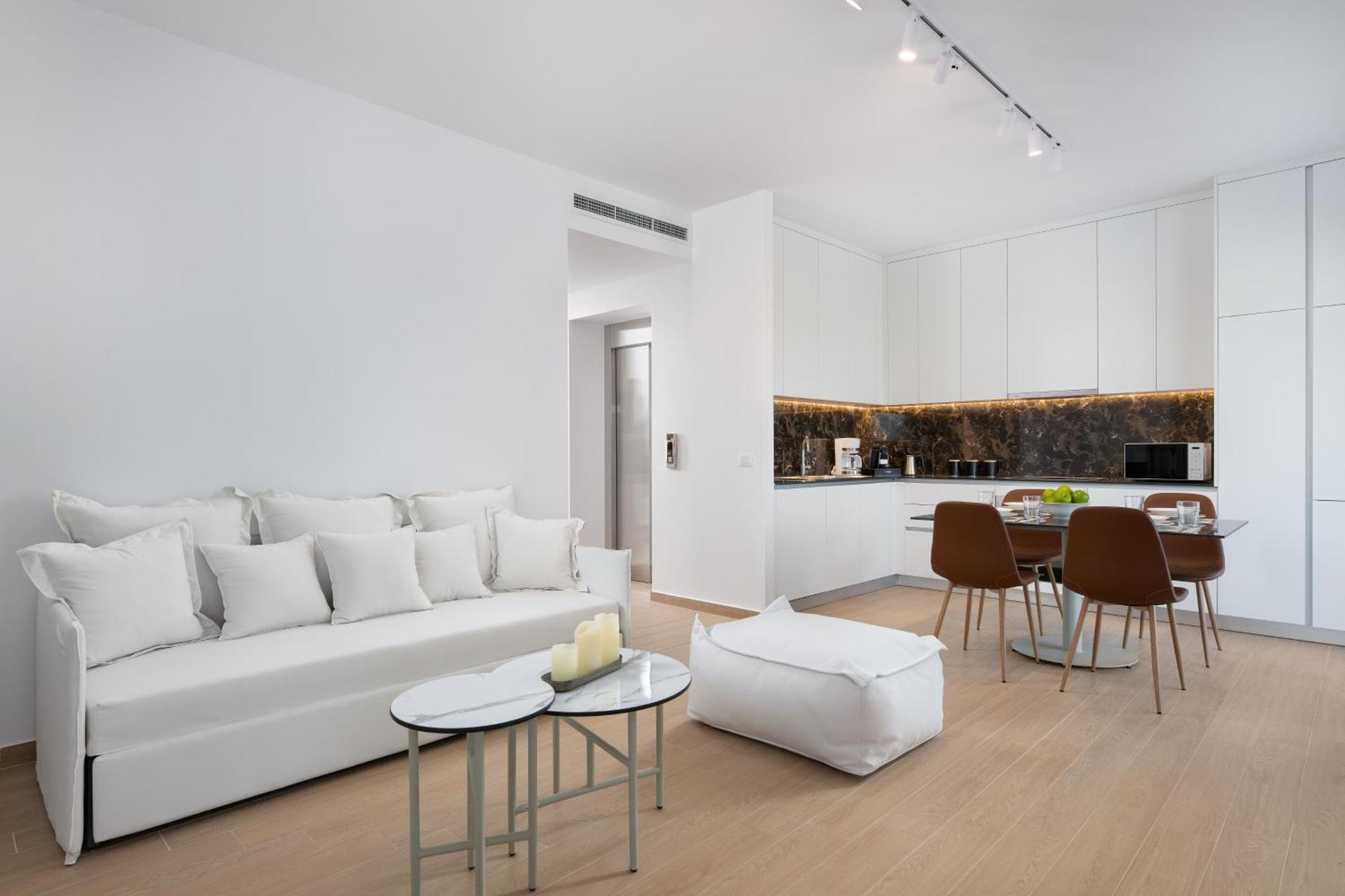The 12th - Penthouse * Rhodes City